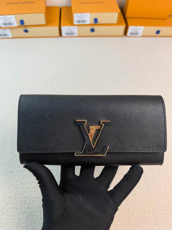 Louis Vuitton Wallet ID:20260806-223